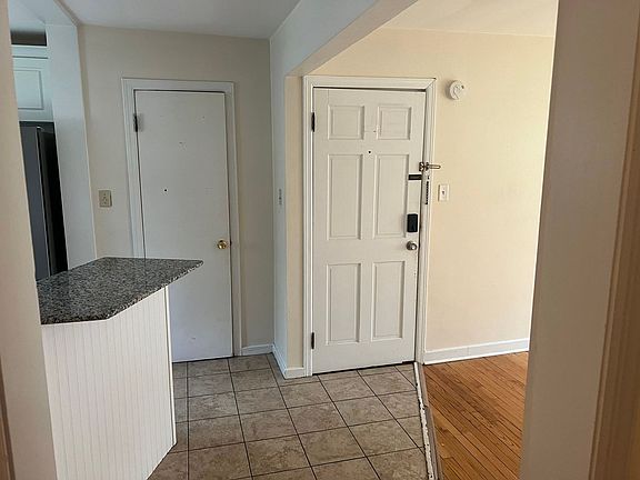 3rd image of 2331-2333 Niskayuna Dr #2333-05