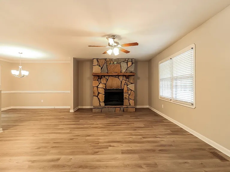 3373 Heatherwood Ln SW — Photo 5