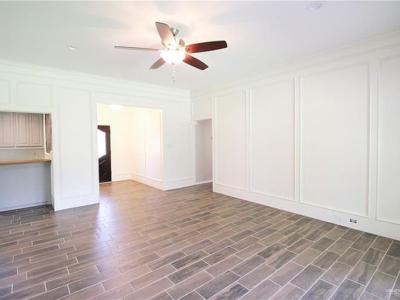 4th image of 119 E Tulip Ave