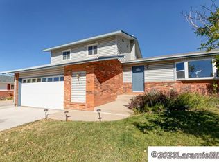 1421 Renshaw St, Laramie, WY 82072
