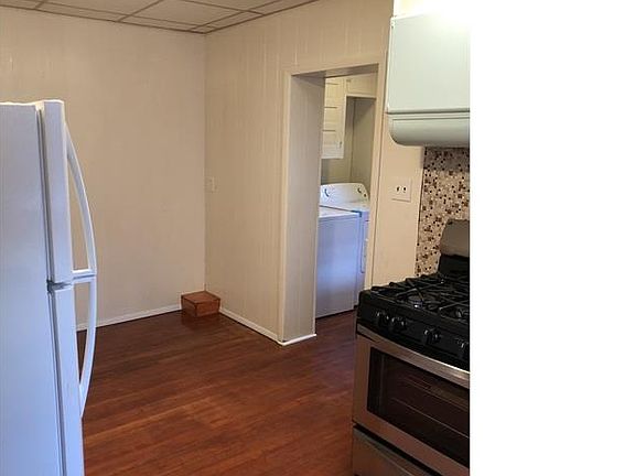 3rd image of 1404 Cedar St