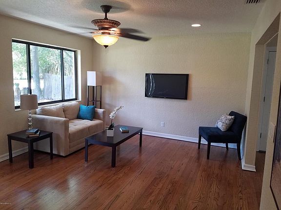 2nd image of 6217 Holly Bay Dr