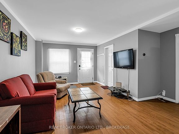5th image of 303 Guy St