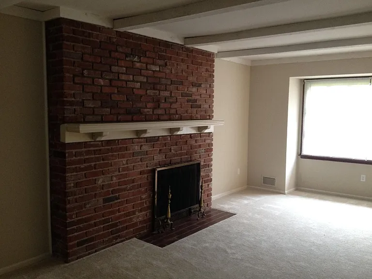 Somerset Apartments — Photo 26