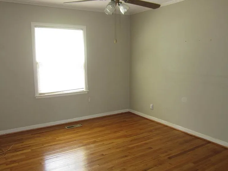 706 Pineview Dr — Photo 9