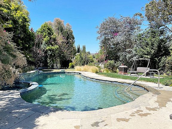 5th image of 614 Paseo Vis