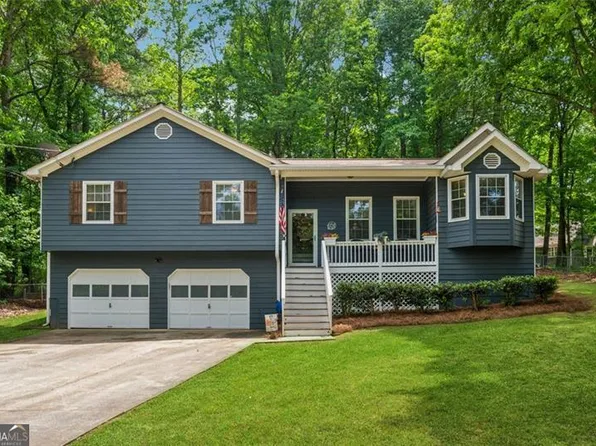 76 Hollis Cir, Dallas, GA 30157