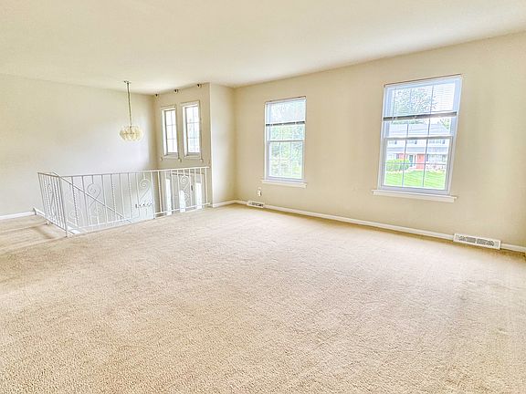 2nd image of 806 Wright Dr