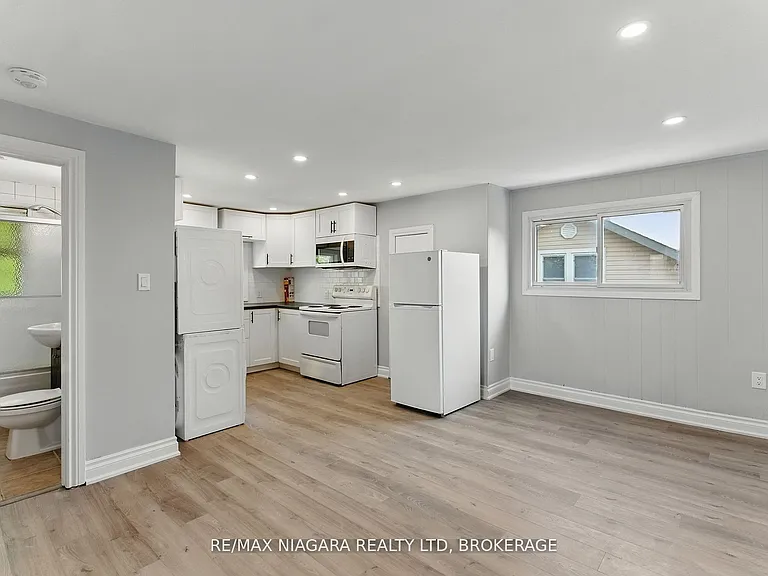 290 Scholfield Ave S #1 — Photo 5