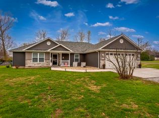 802 McKinley St, Benton, IL 62812