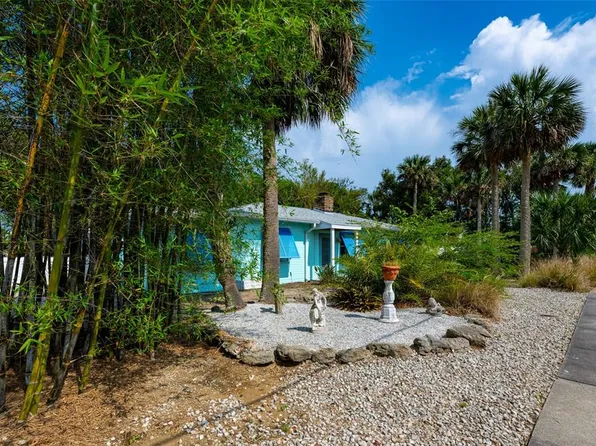 705 N Peninsula Ave, New Smyrna Beach, FL 32169