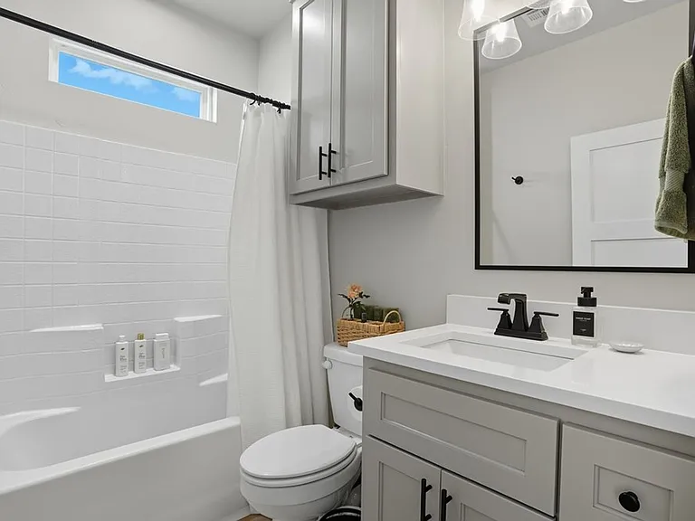 4200 Abbey Park Dr — Photo 4