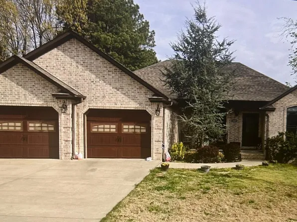 2103 Julie Ann Ln, Paragould, AR 72450