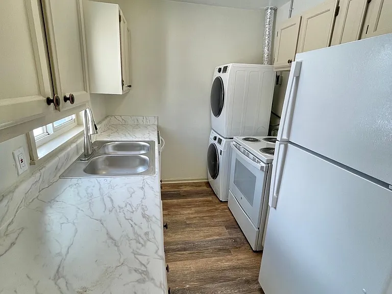 3012 S Glencoe St — Photo 5