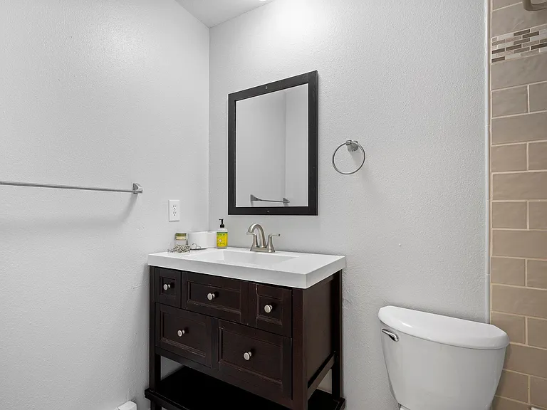 3570 S Hillcrest Dr — Photo 17