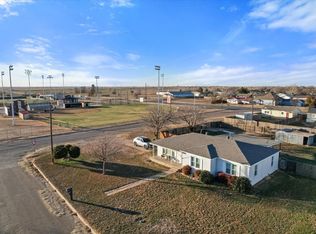 703 11th St, Shallowater, TX 79363