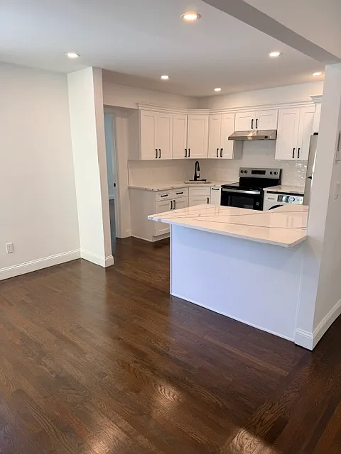 3 bed, $4,200 — Photo 2