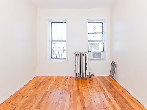 3rd image of 134 Boerum St #Rf5