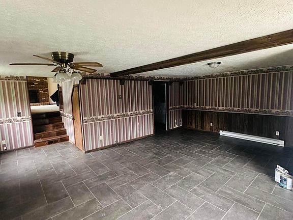 4th image of 36265 Geiger Rd