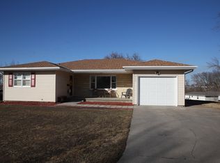 1150 Parklane St, Crete, NE 68333