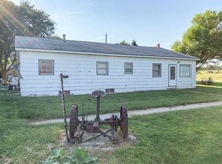 410 Webster St, Naponee, NE 68960