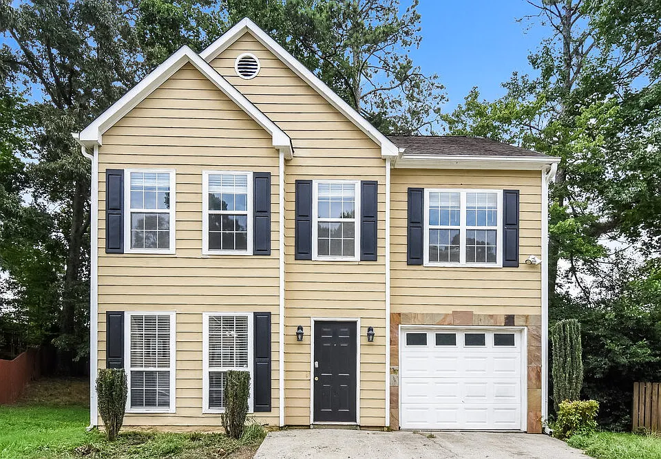 2320 Kissing Tree Ln SE