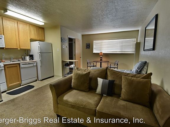 2nd image of 1409 Girard Blvd NE APT P