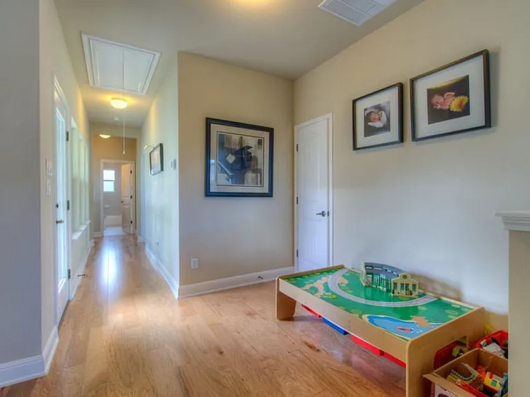 4524 Ruiz St — Photo 10