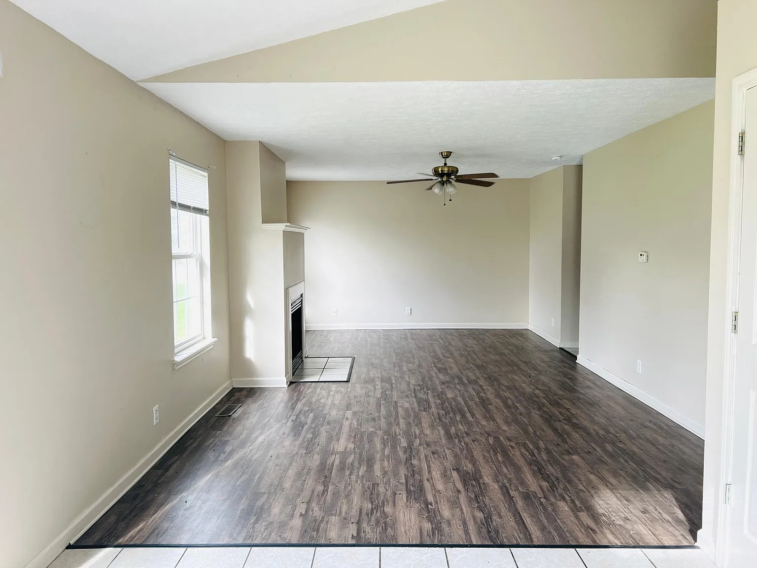 3 bed, 2.5 bath, 1425 sqft, $1,590 — Photo 4