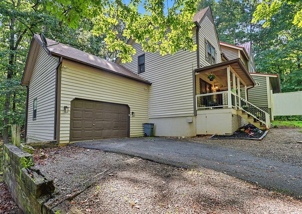 1st image of 163 Townhouse Dr