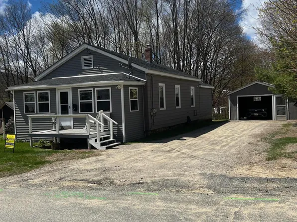 37 Meadow Street, Mexico, ME 04257