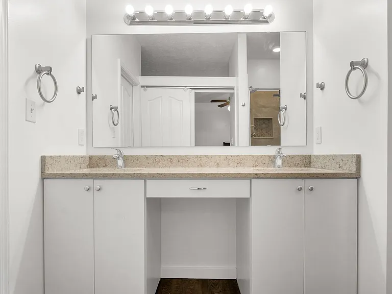 717 Lantern Pl — Photo 27