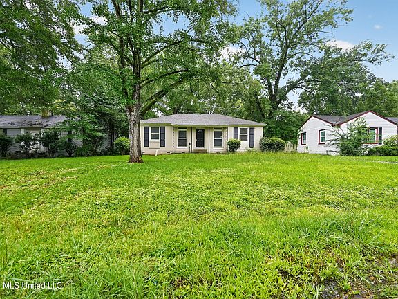 4th image of 305 Broadmoor Dr