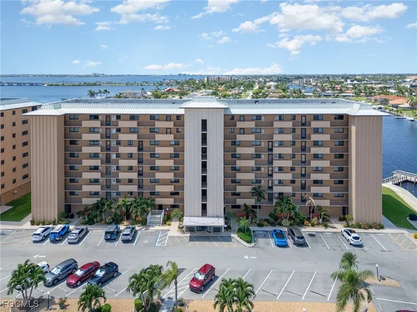 4260 SE 20th Pl APT 802, Cape Coral, FL 33904