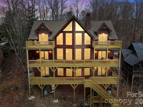 277 Kestrel Ct, Sapphire, NC 28774