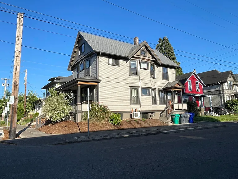 604 SE Harrison St — Photo 5