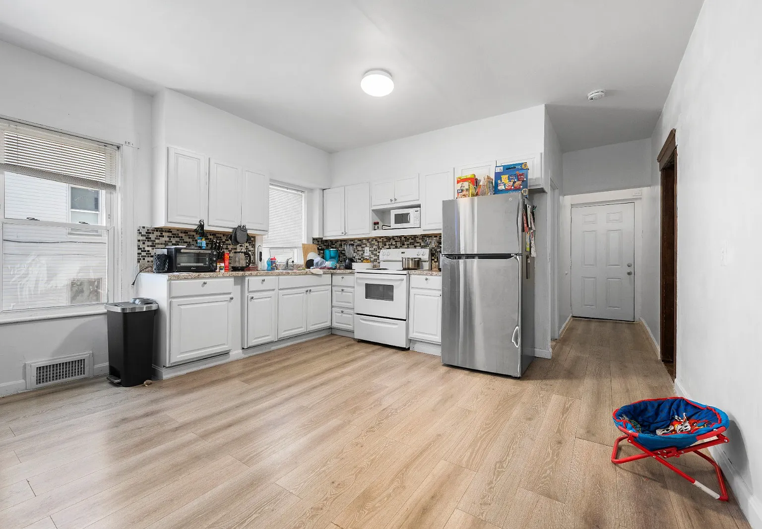 4 bed, 1225 sqft, $2,250 — Photo 1