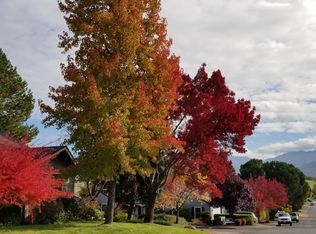 1381 La Loma Dr, Medford, OR 97504