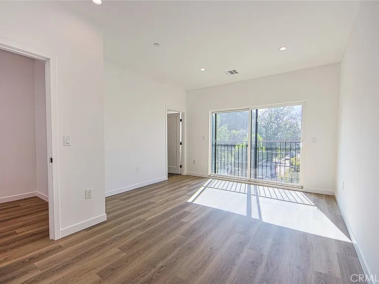 5235 Satsuma Ave — Photo 40