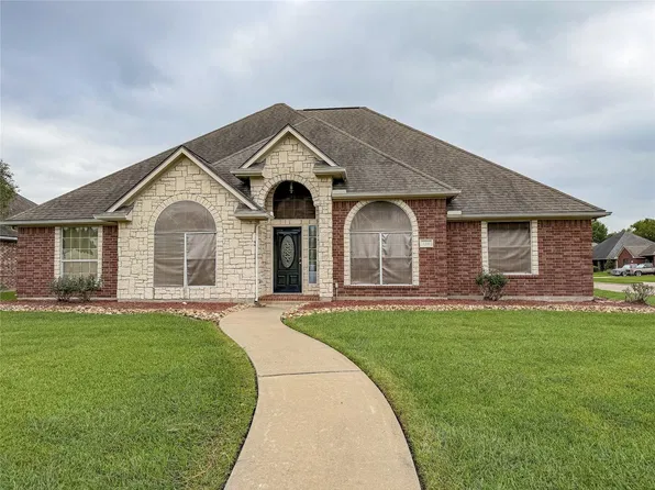 134 Dove Trl, Richwood, TX 77531