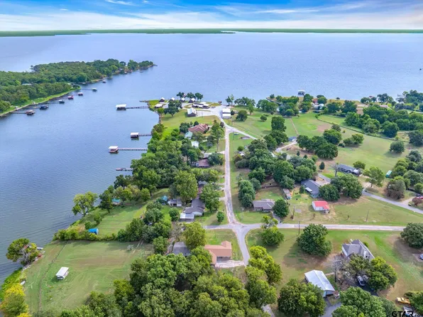 210 Vz County Road 3732, Wills Point, TX 75169