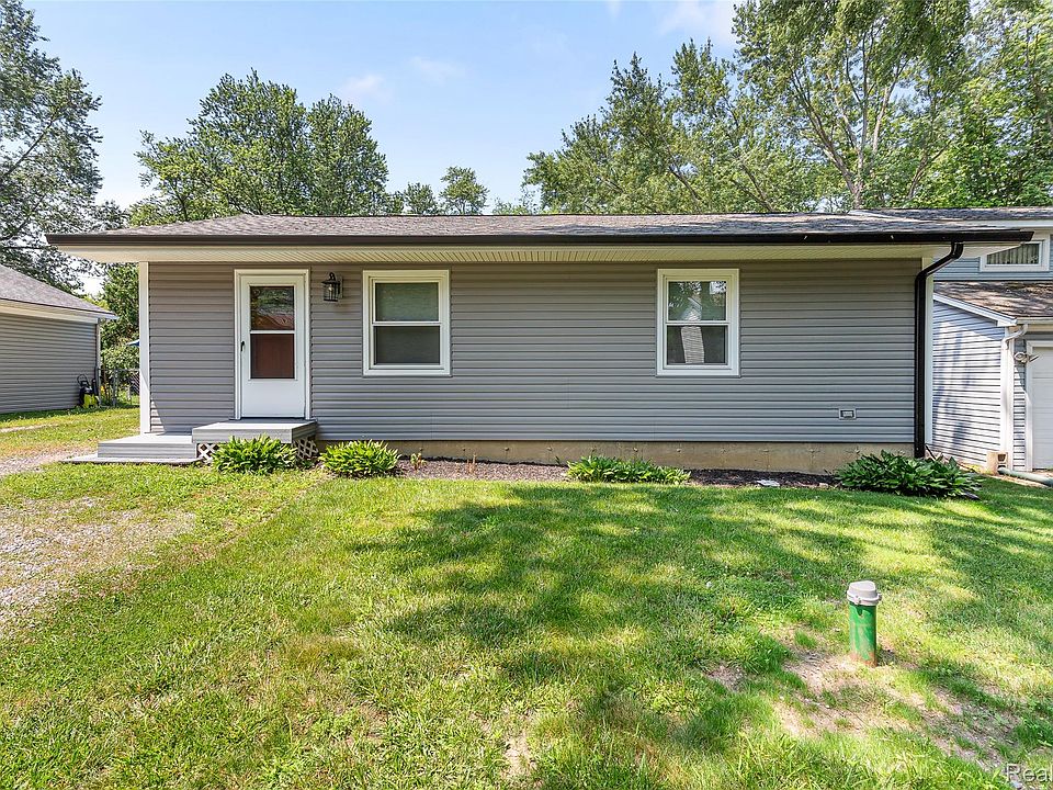 1st image of 3322 Royal Blvd