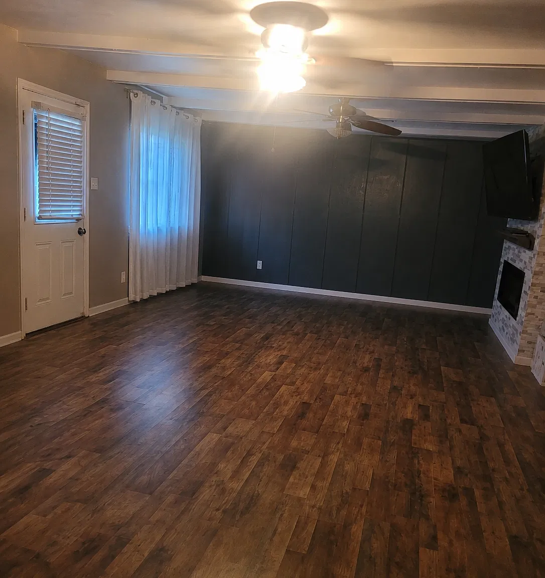 4 bed, 2750 sqft, $2,400 — Photo 3
