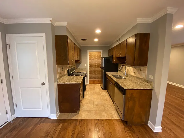138 N Richard Ave — Photo 3