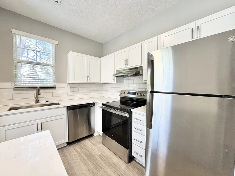 Brookberry Park Apartments — Photo 3