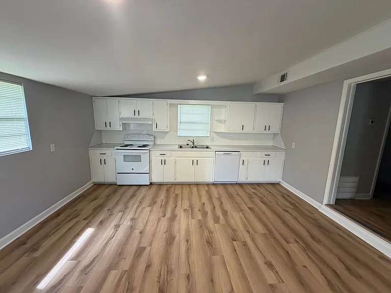 4623 Highway 5 — Photo 3