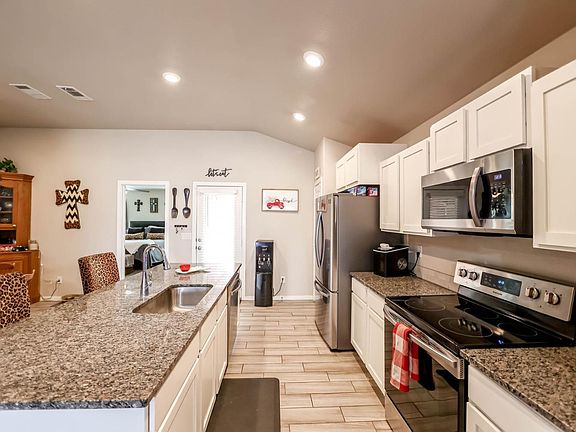5th image of 3113 Urbana Ave
