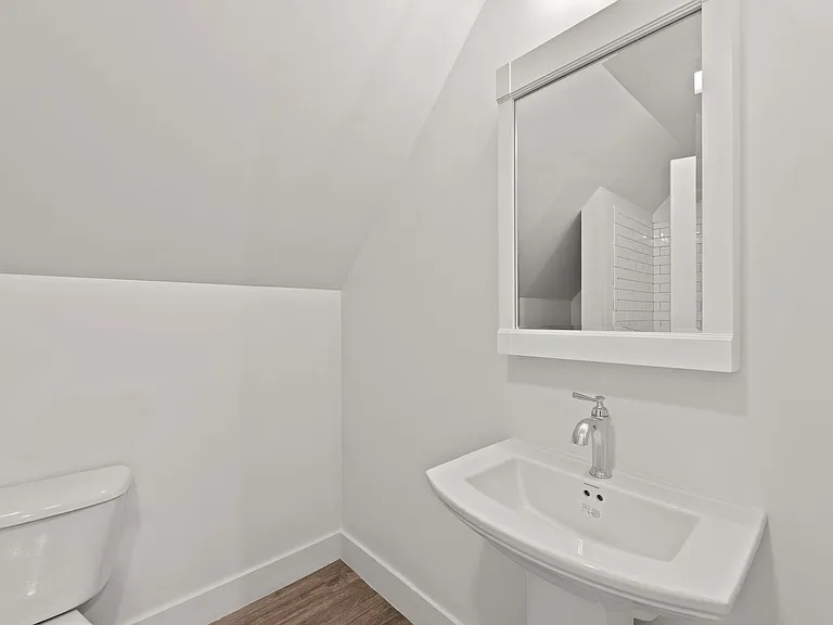 709 Jefferson St — Photo 22