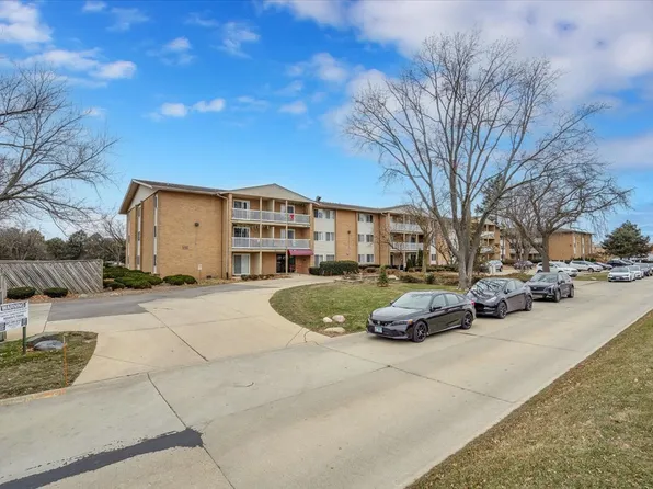 940 Beau Dr Unit 303, Des Plaines, IL 60016