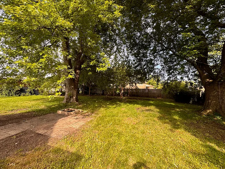 15745 Drexel Ave — Photo 24